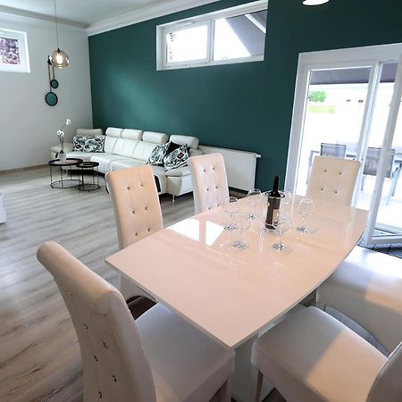 Exklusive Fw Mit 3 Sz Und Grosser Terrasse Gratkorn Exteriör bild