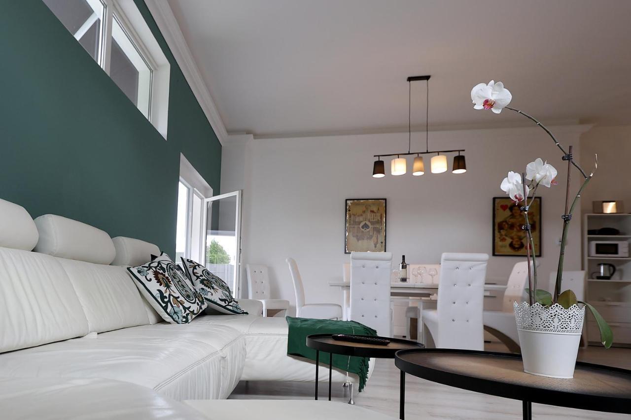 Exklusive Fw Mit 3 Sz Und Grosser Terrasse Gratkorn Exteriör bild